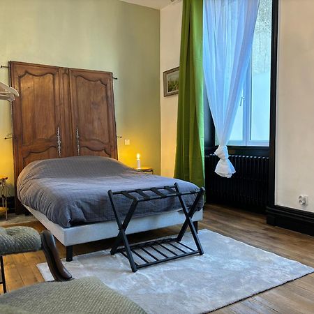 Maison A La Guitarde - Hotel Particulier Hippolyte Chateauroux Bagian luar foto