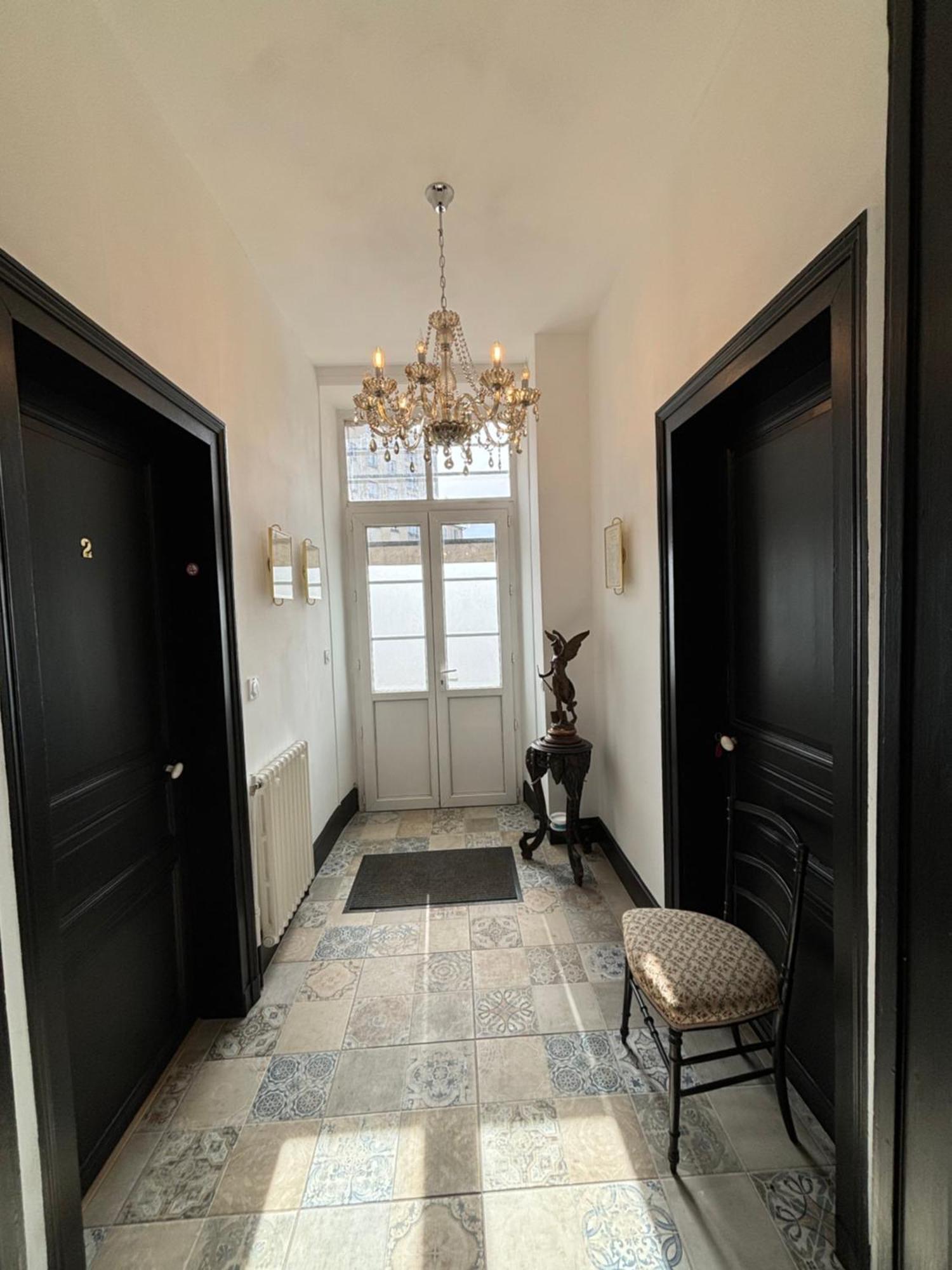 Maison A La Guitarde - Hotel Particulier Hippolyte Chateauroux Bagian luar foto